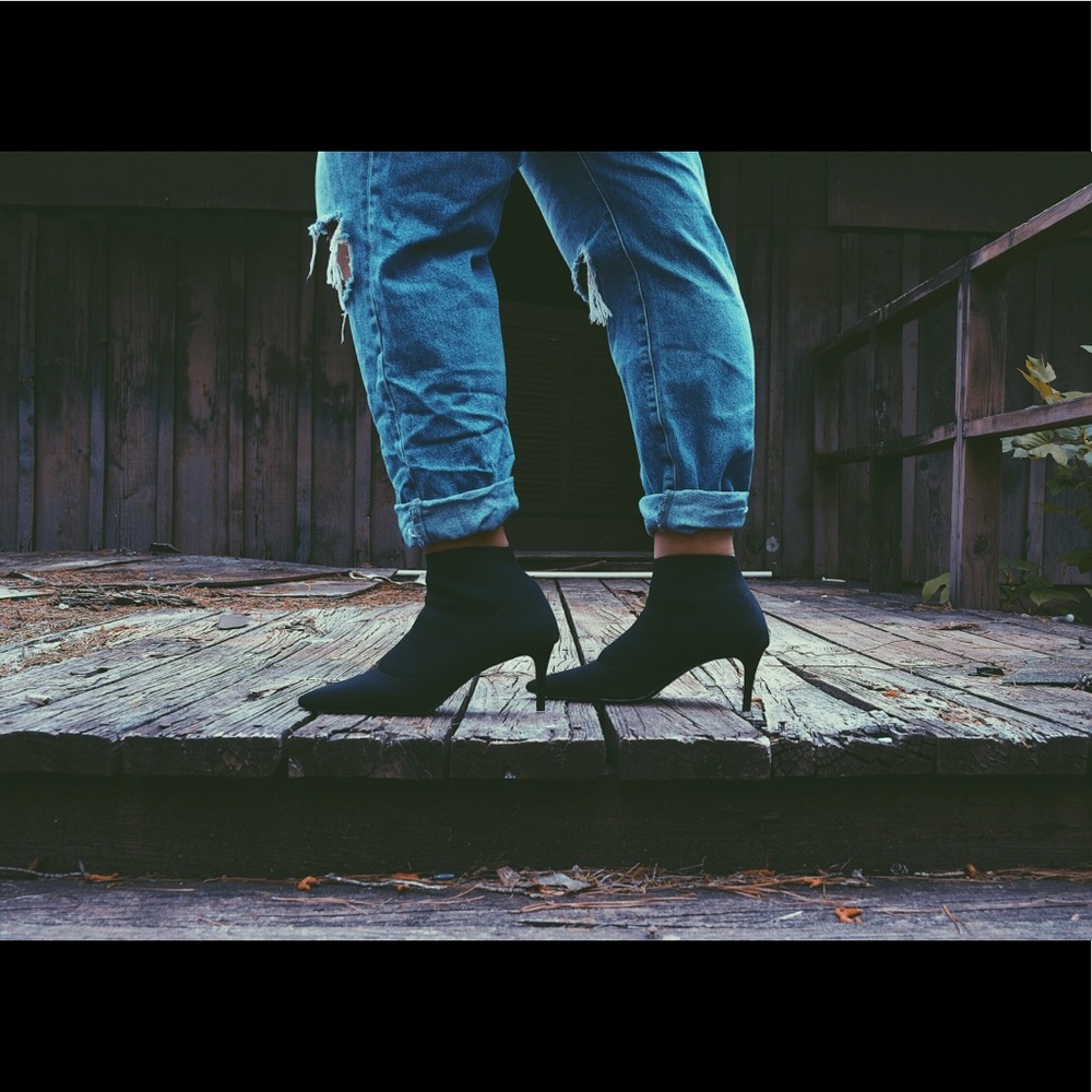 Black Heels - Picture 4 of 6